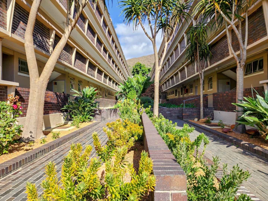 2 Bedroom Property for Sale in Green Point Western Cape